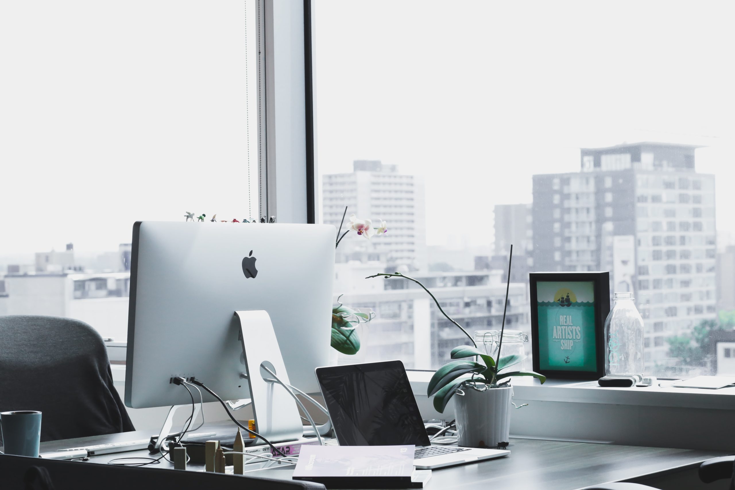 Desk in an Office - Multilingual Online Marketing Agency